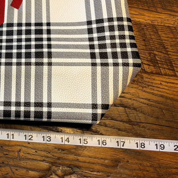 Thirty One Brand Large Shoulder Tote - help me find someone with HEA… - Picture 4 of 14